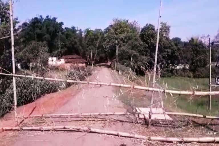 Villagers sealed Virajpur village of Lohardaga regarding lockdown