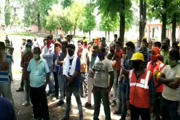 workers of dhanbad Sindri Hurl Company accused Contractor