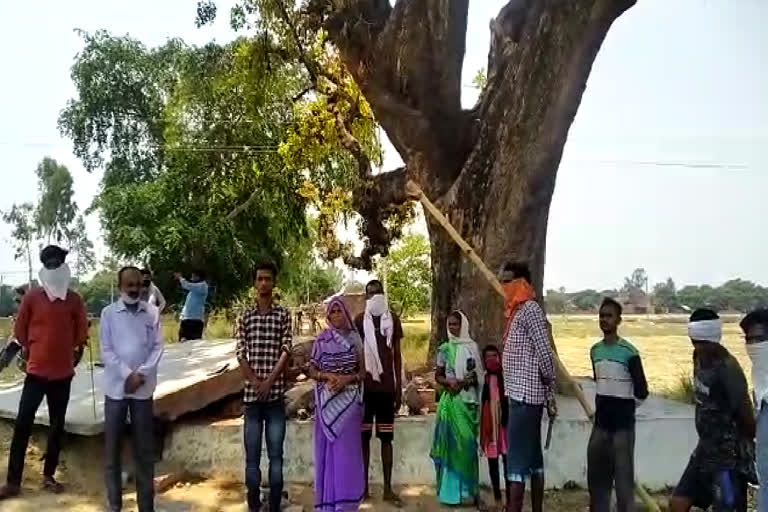 dabangs demolishes ancient temple in raebareli