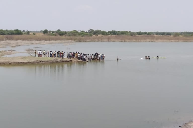 Two young men drowned when they went for a swim in Karimnagar district