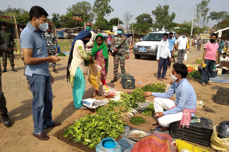 godda sp inspection in godda vegetable market