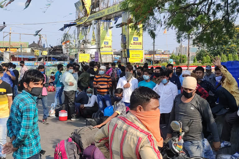 lack of bus for people transportation in howrah station