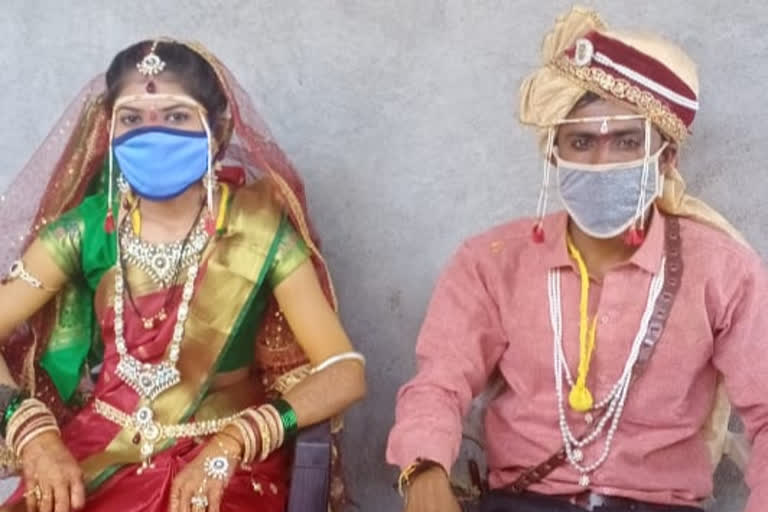 couple got married after getting E-pass in Burhanpur