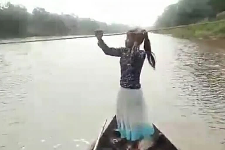 Story of A little Girl as a boatman over the river of kapili