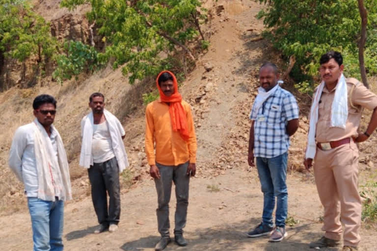 leopard roaming in the farm of Hingoli