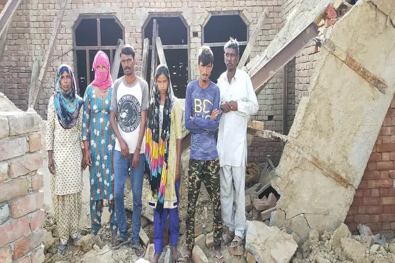 labourer house collapse in storm rohtak