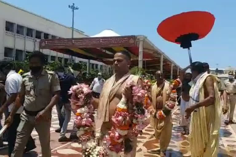 Akha chaka dera ritual completed, puri, lord jagannath's Agyan Mala, Agyan Mala, ମହାପ୍ରଭୁ ଜଗନ୍ନାଥଙ୍କ ଆଜ୍ଞା ମାଳ, ଜଗନ୍ନାଥ ସଂସ୍କୃତି ପ୍ରଚାରକ, ପୁରୀ ଖବର, ଜଗନ୍ନାଥ ମନ୍ଦିର