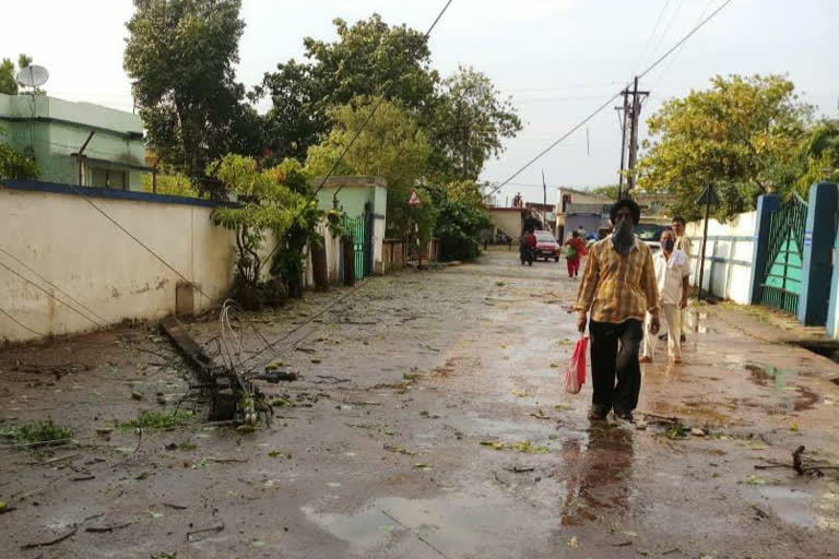 unseasonable rainfall hail and hurricane in bemetara