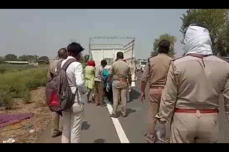 NH-35 के किनारे अज्ञात युवक का मिला शव