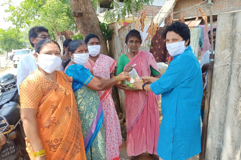 mahabubabad zp chairperson vegetables distribution