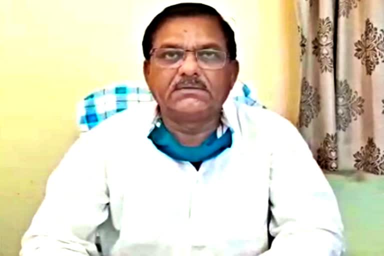 udaipur news  former MP raghuveer meena  leader of opposition gulabchand kataria  war of words between raghuveer meena and kataria  accused of spreading corona