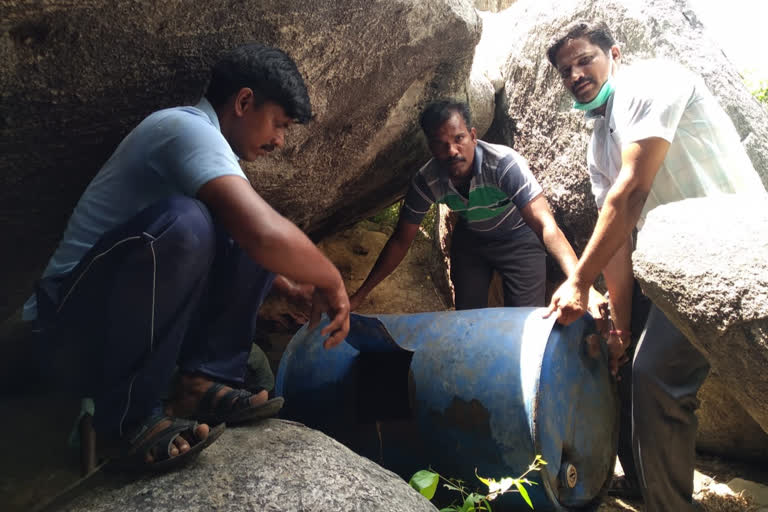 illegal liquor destroyed near senji villupuram