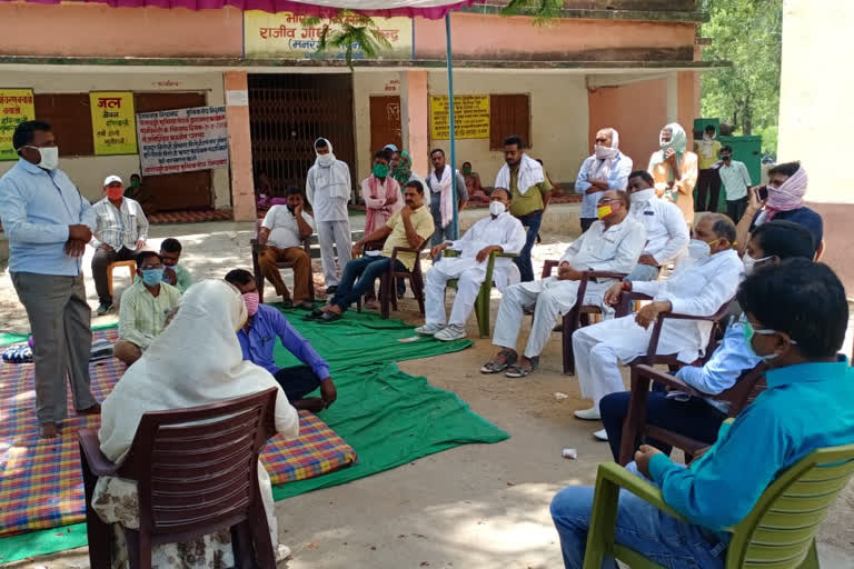 मुखिया संघ का धरना प्रदर्शन खत्म