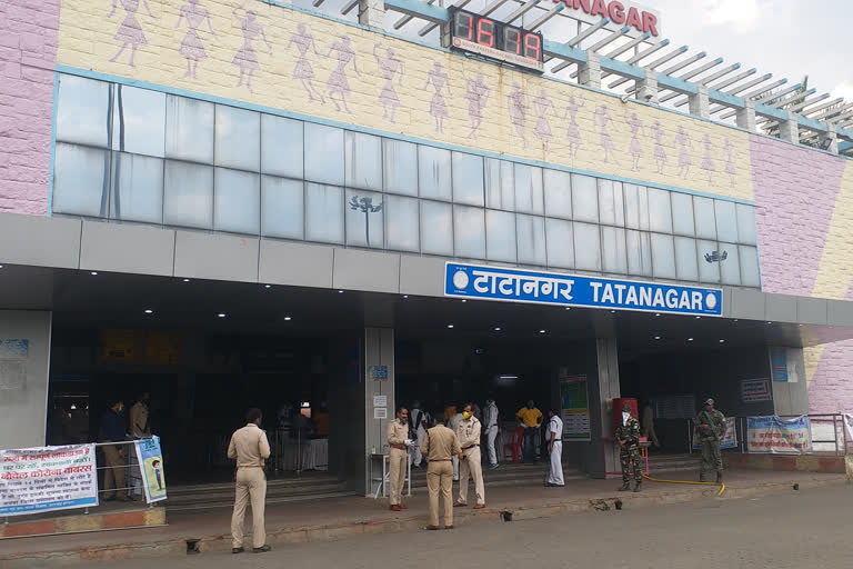 railway station, रेलवे स्टेशन