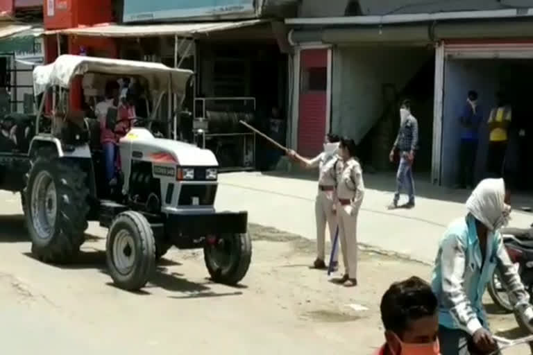 Female policeman teaching social distance lessons