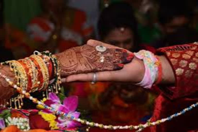 Bihar woman reunited with husband after walking for 40 days