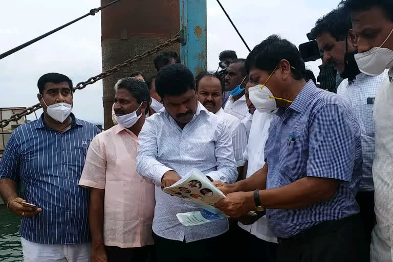 MP BY Raghavendra inspected Sigandoor Bridge Works