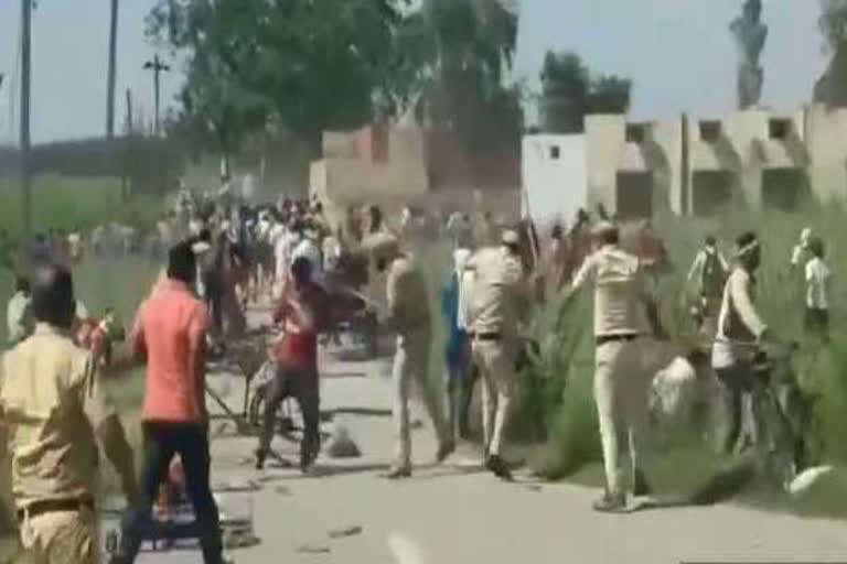 laborers protesting in Yumananagar