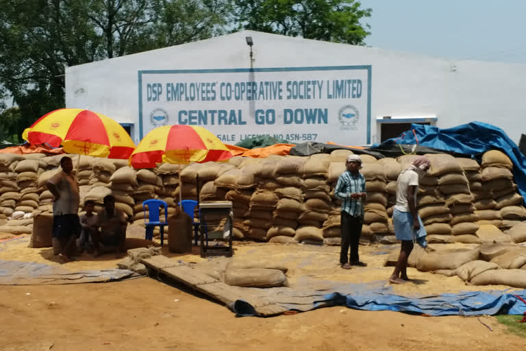 people are not getting ration as directed by the central in Durgapur