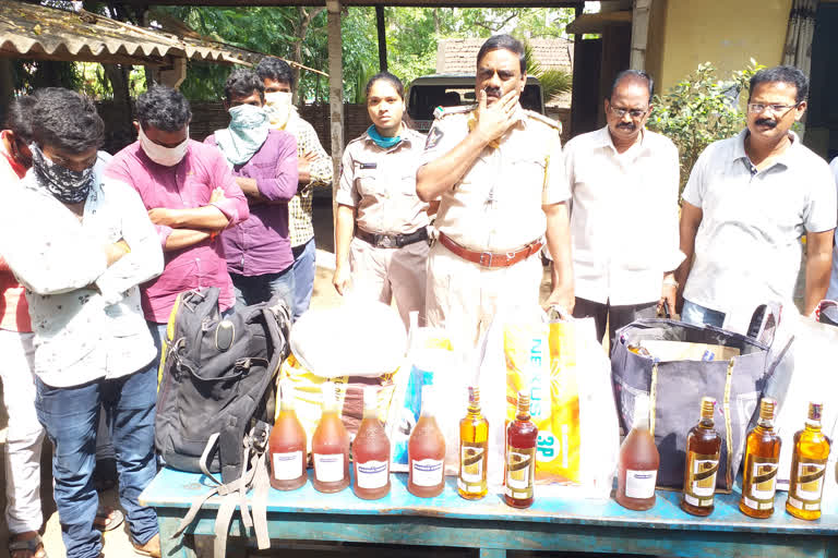 liquor illegally transported from telangana to jangareddygudem caught by police