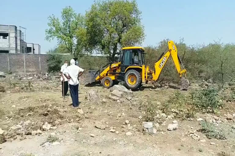 District administration removed possession from lease land