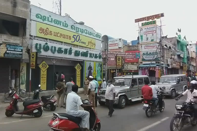 கடைகளுக்கு சீல்