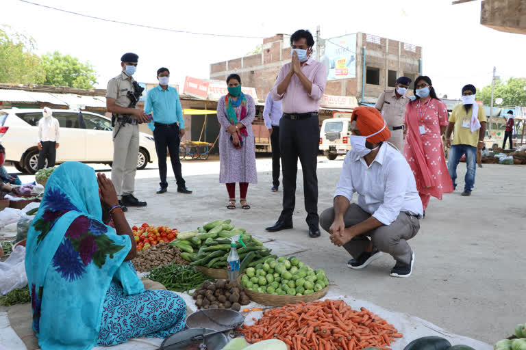 collector-and-superintendent-of-police-inspected-the-market-in-narsinghpur