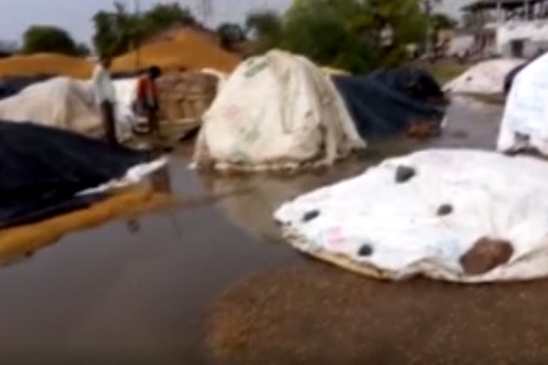 heavy rain in mahaboobabad district