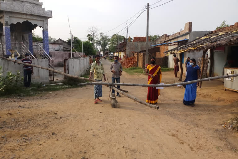 In Bargarh district, the female sarpanch showed the power of the district magistrate