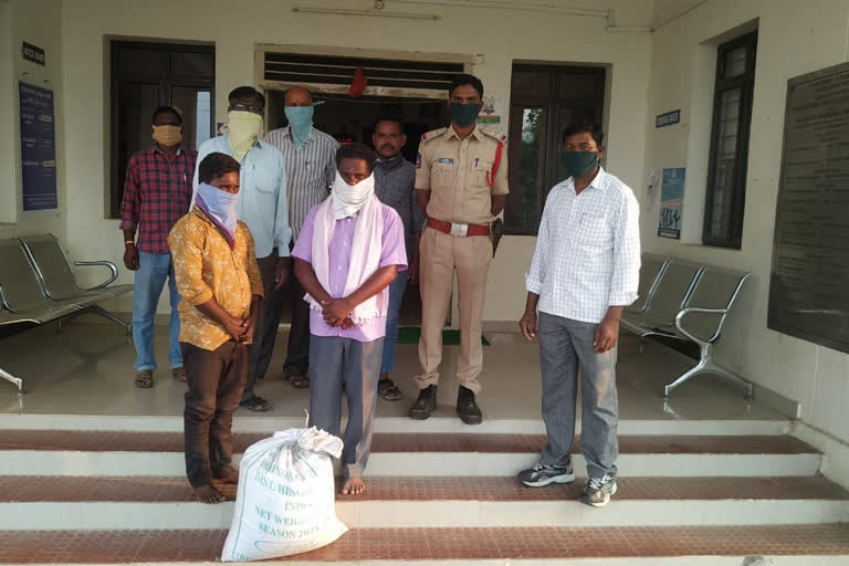 fake cotton seeds caught in kumurambheem asifabad district