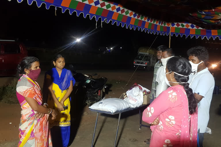 Tahsildar, coporated to send mother and daughters to their own place