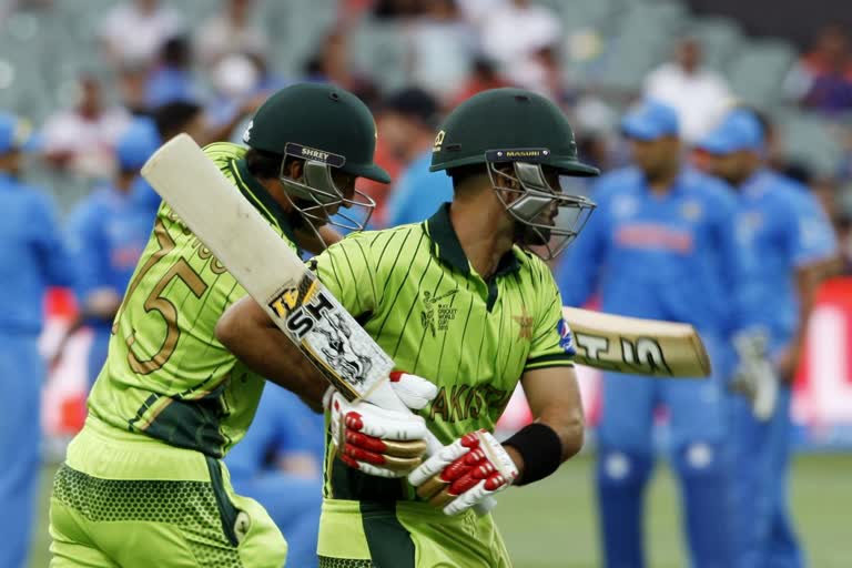 too-early-to-compare-babar-azam-and-virat-kohli-feels-younis-khan