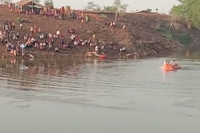 Search is on for a young man drowned in the pond in dindori