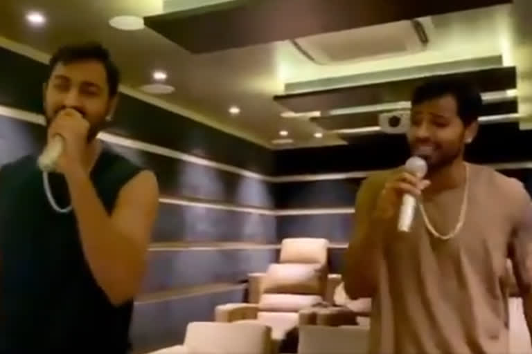 Hardik Pandya sings Bollywood song 'Teri Mitti' with Krunal, video goes viral