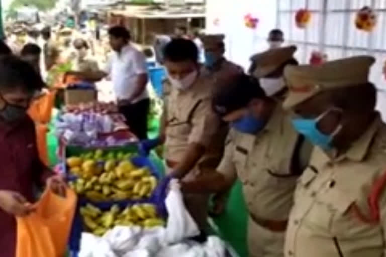 vijayawada police helping immigrants in gannavaram