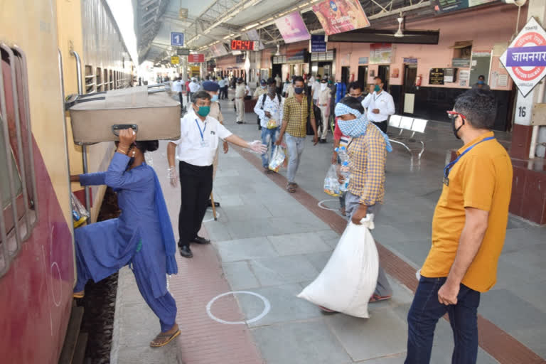 10th labor train from Jamnagar to Bareilly