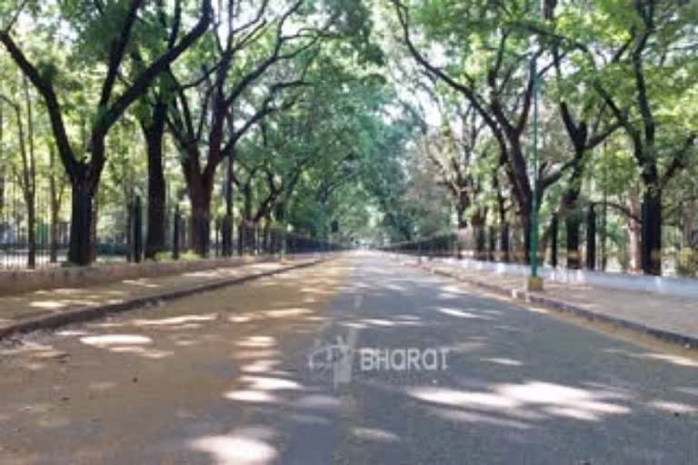 Cubbon Park deputy director suspended leaving IPS officer inside park