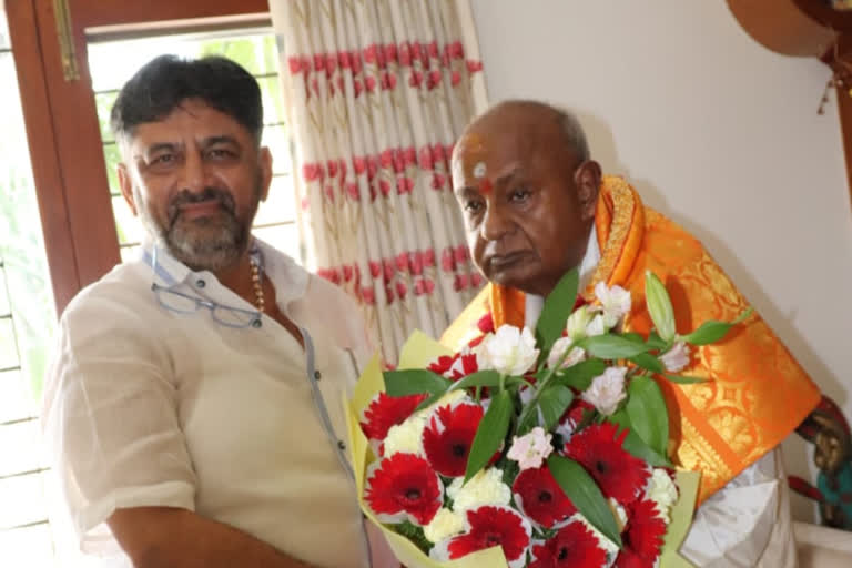 D K Shivakumar wishes Devegowda birthday