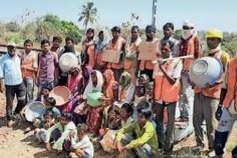 70 laborers of the state trapped in Karnataka