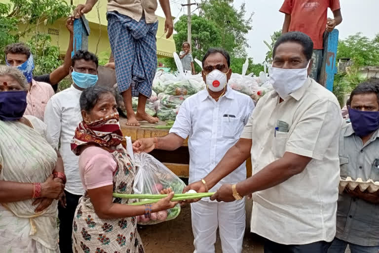 vegetables distributed under ycp leaders at cheedikaada vizag