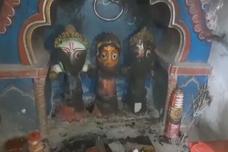 temple-caught-in-fire-at-bhadrak