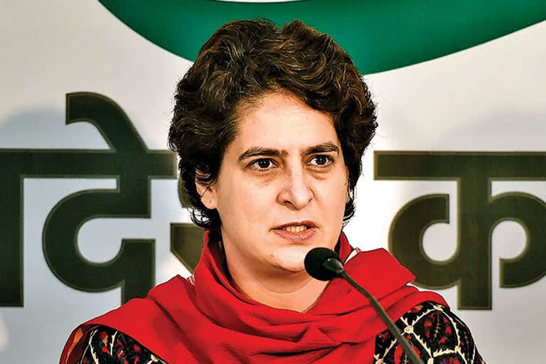 Priyanka Gandhi accuses UP govt of politicising over migrants