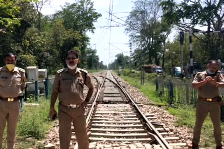 bijnor police active on railway track