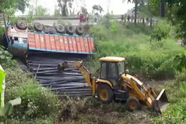 bus collided in bihar