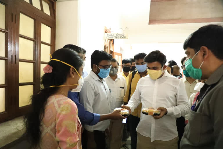 Medical students thanked to Sudhakar