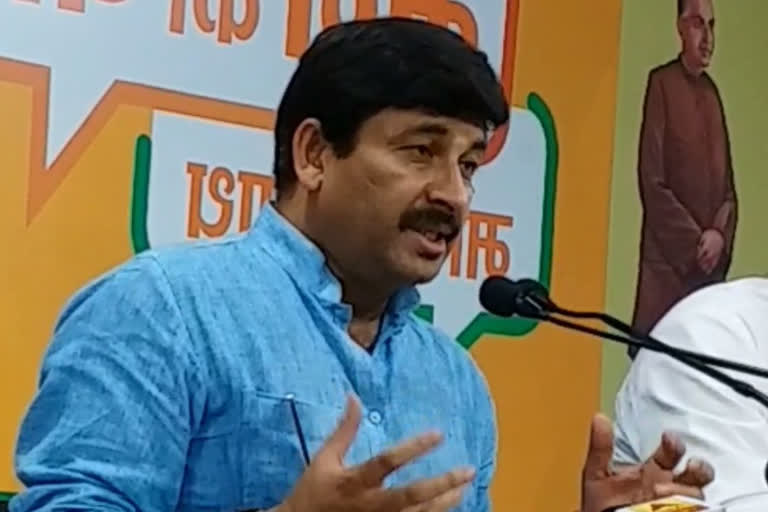 manoj tiwari attacked cm arvind kejriwal over lockdown-4