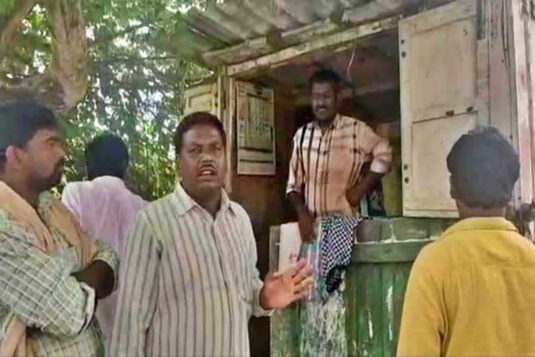 முடிவெட்டும் கடைகள்