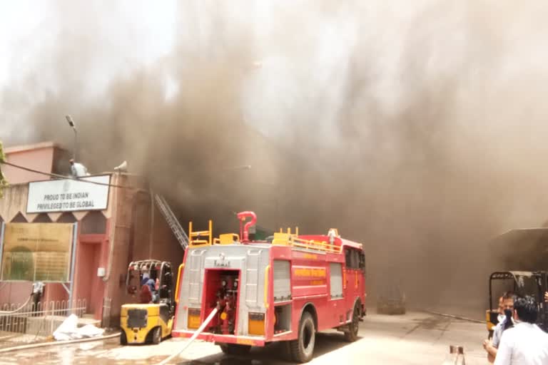 धागा मील में आग, Fire in thread mile