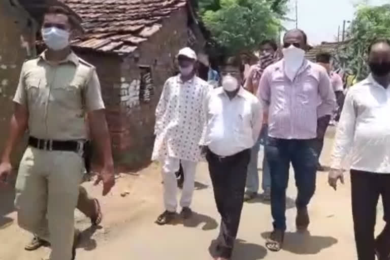 Slum peoples protest around MP in Bankura