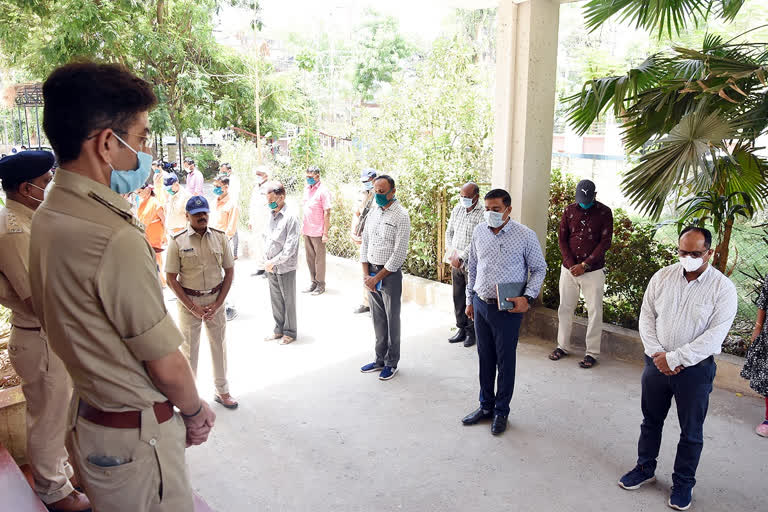 tribute of Dahod police for the death of corona Warrior of Ahmedabad